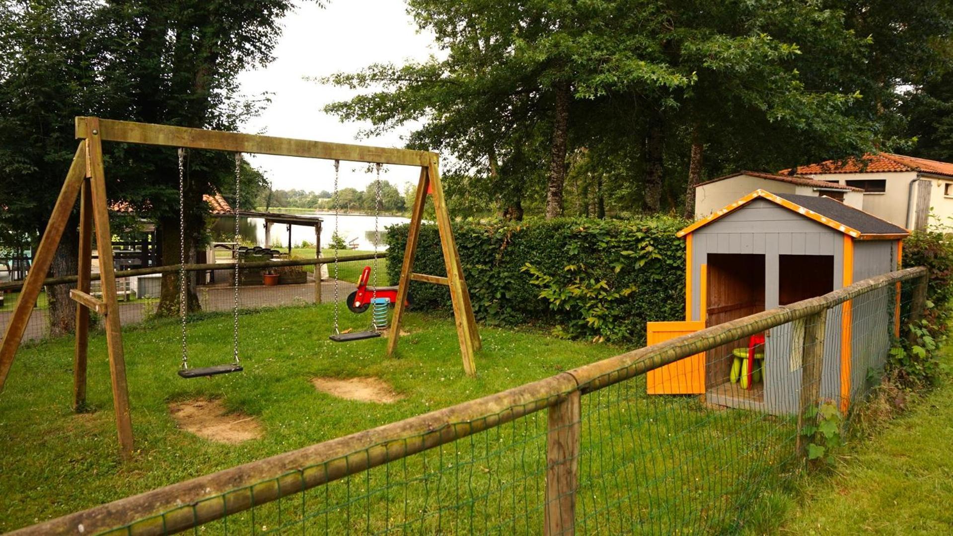 Camping L'Etruyere La Tardiere Exterior foto